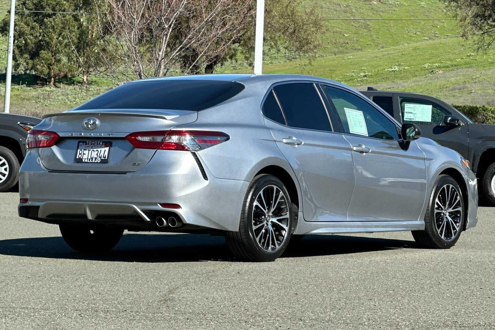 2018 Toyota Camry SE 4D Sedan