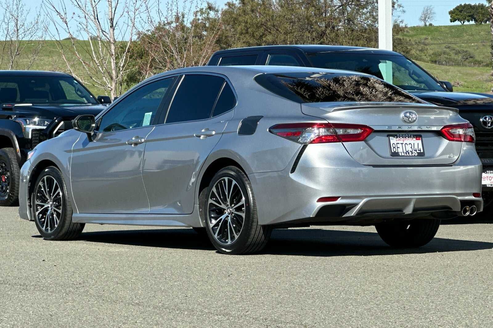 2018 Toyota Camry SE 4D Sedan