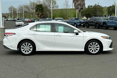 2018 Toyota Camry LE 4D Sedan