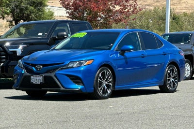 2018 Toyota Camry SE 4D Sedan