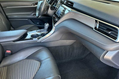 2018 Toyota Camry SE 4D Sedan