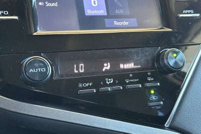 2018 Toyota Camry SE 4D Sedan