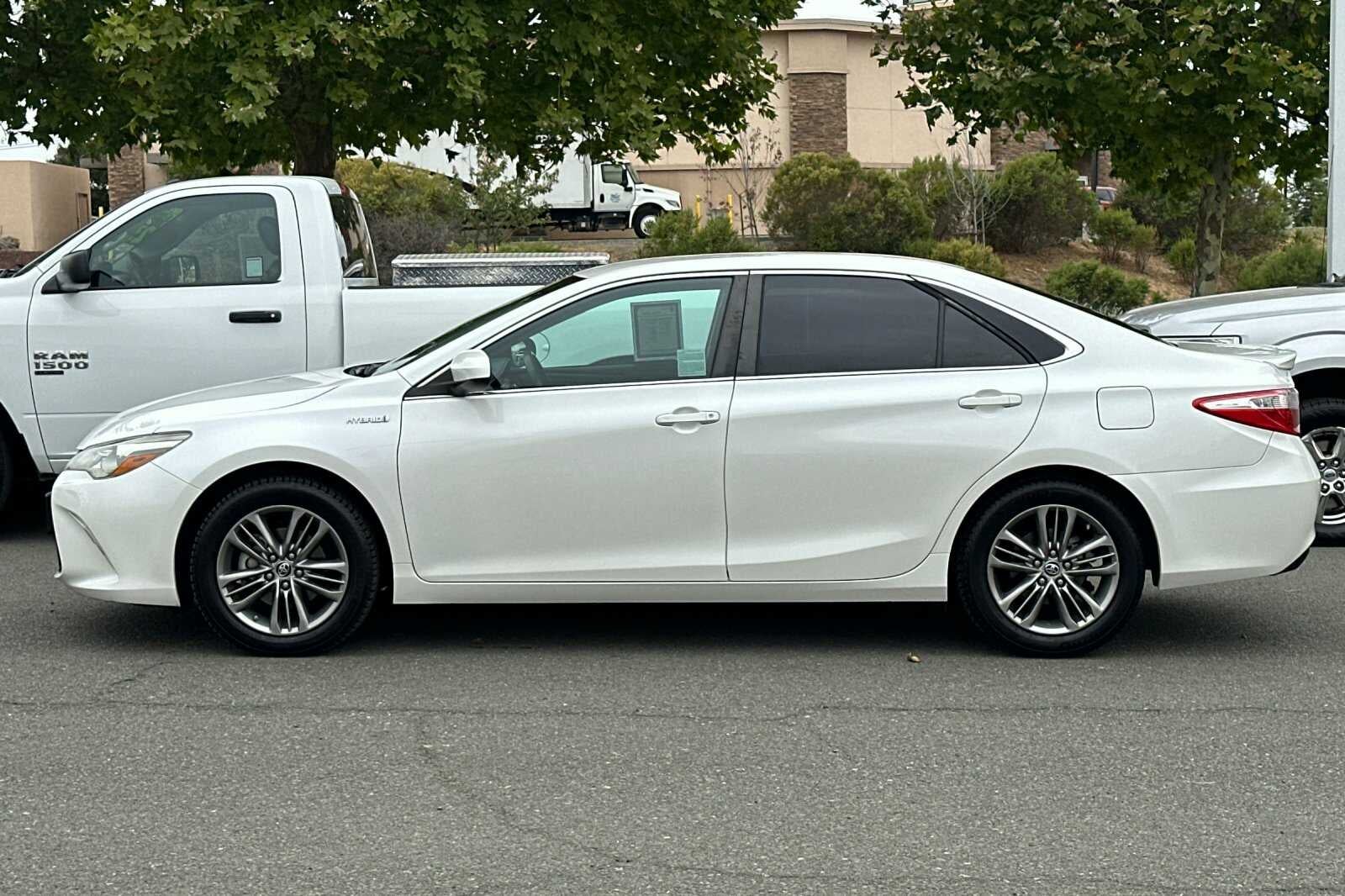 2015 Toyota Camry Hybrid Hybrid SE 4D Sedan