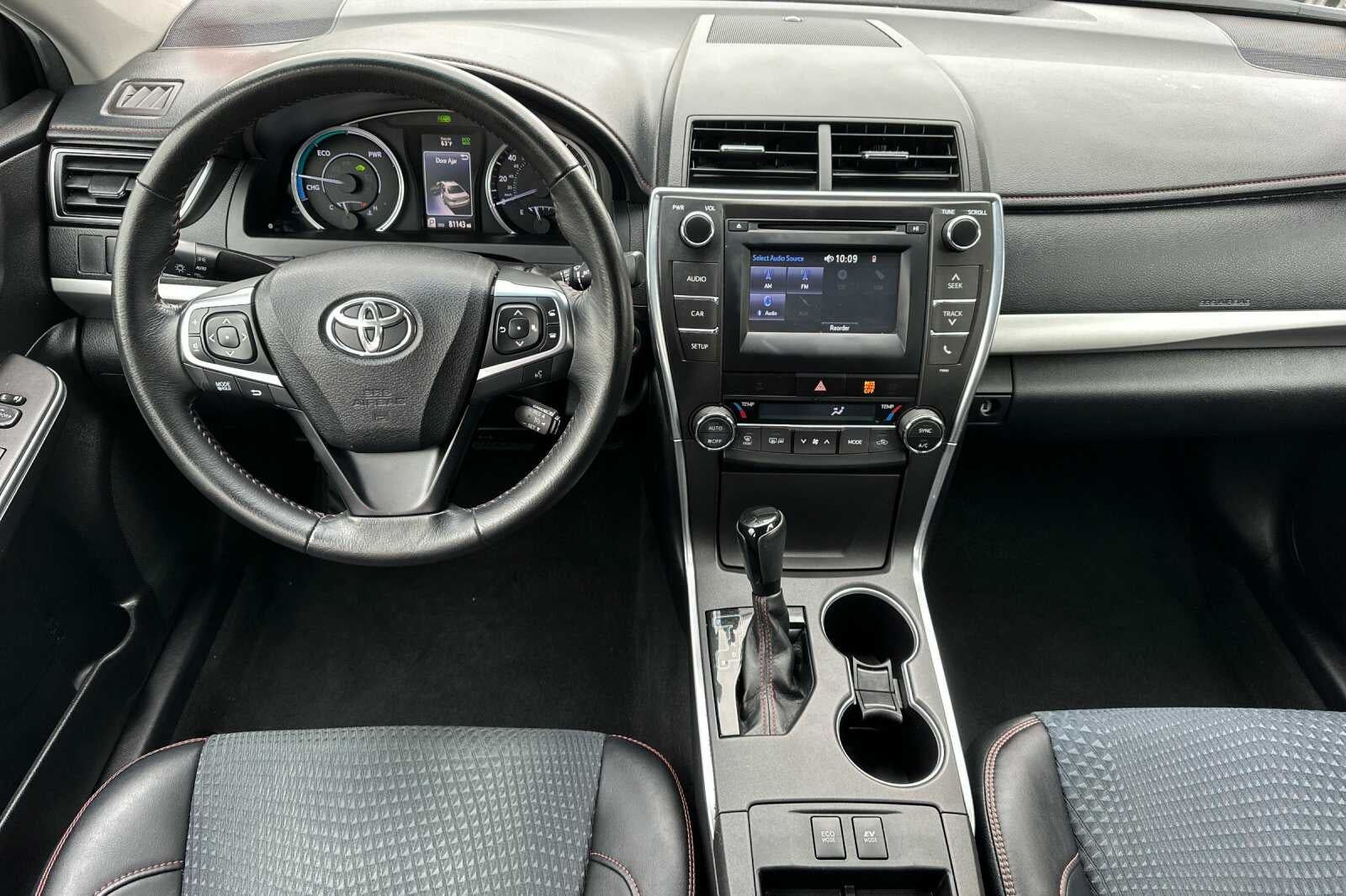 2015 Toyota Camry Hybrid Hybrid SE 4D Sedan
