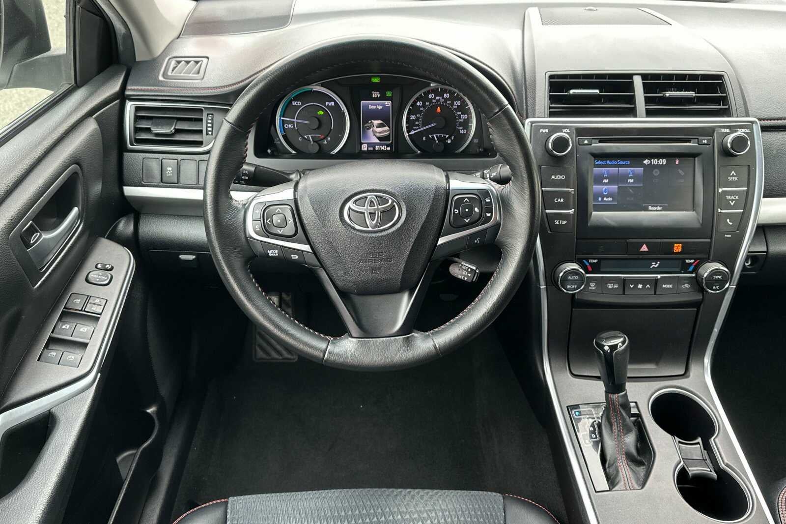 2015 Toyota Camry Hybrid Hybrid SE 4D Sedan
