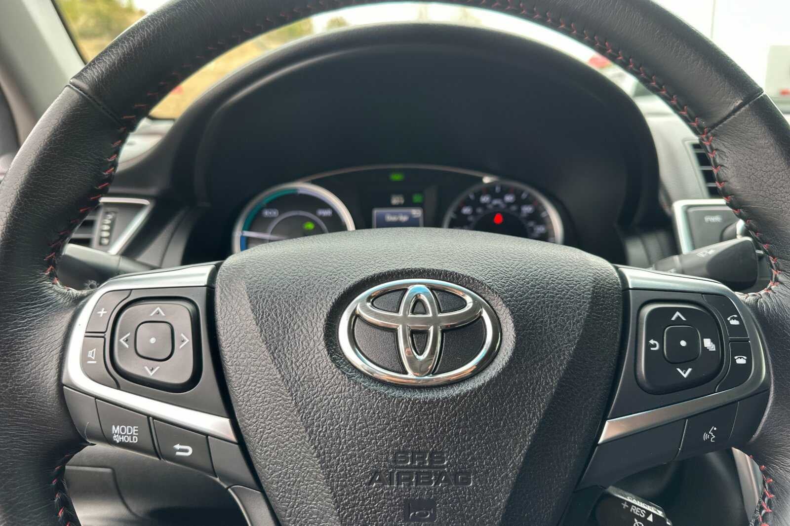 2015 Toyota Camry Hybrid Hybrid SE 4D Sedan