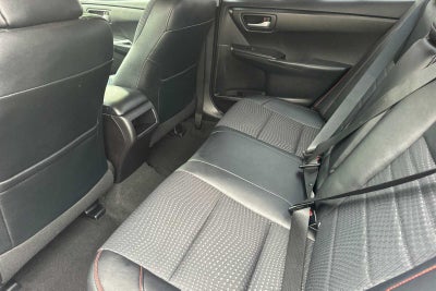2015 Toyota Camry Hybrid Hybrid SE 4D Sedan