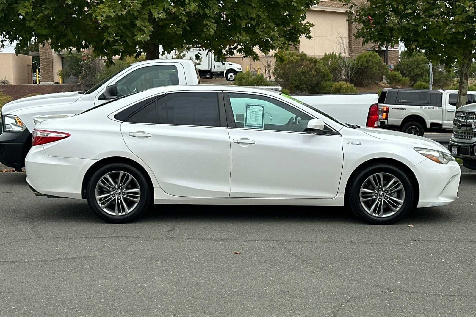 2015 Toyota Camry Hybrid Hybrid SE 4D Sedan