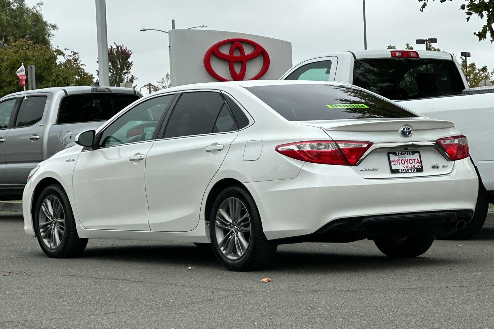 2015 Toyota Camry Hybrid Hybrid SE 4D Sedan