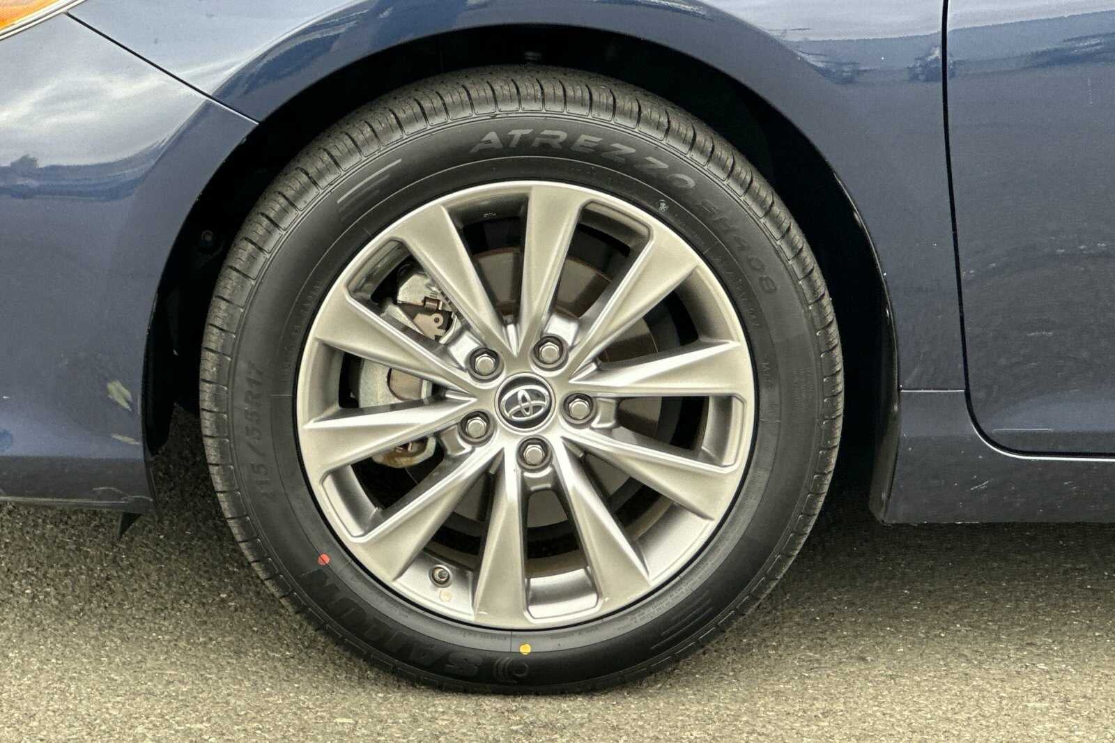2015 Toyota Camry Hybrid Hybrid XLE 4D Sedan