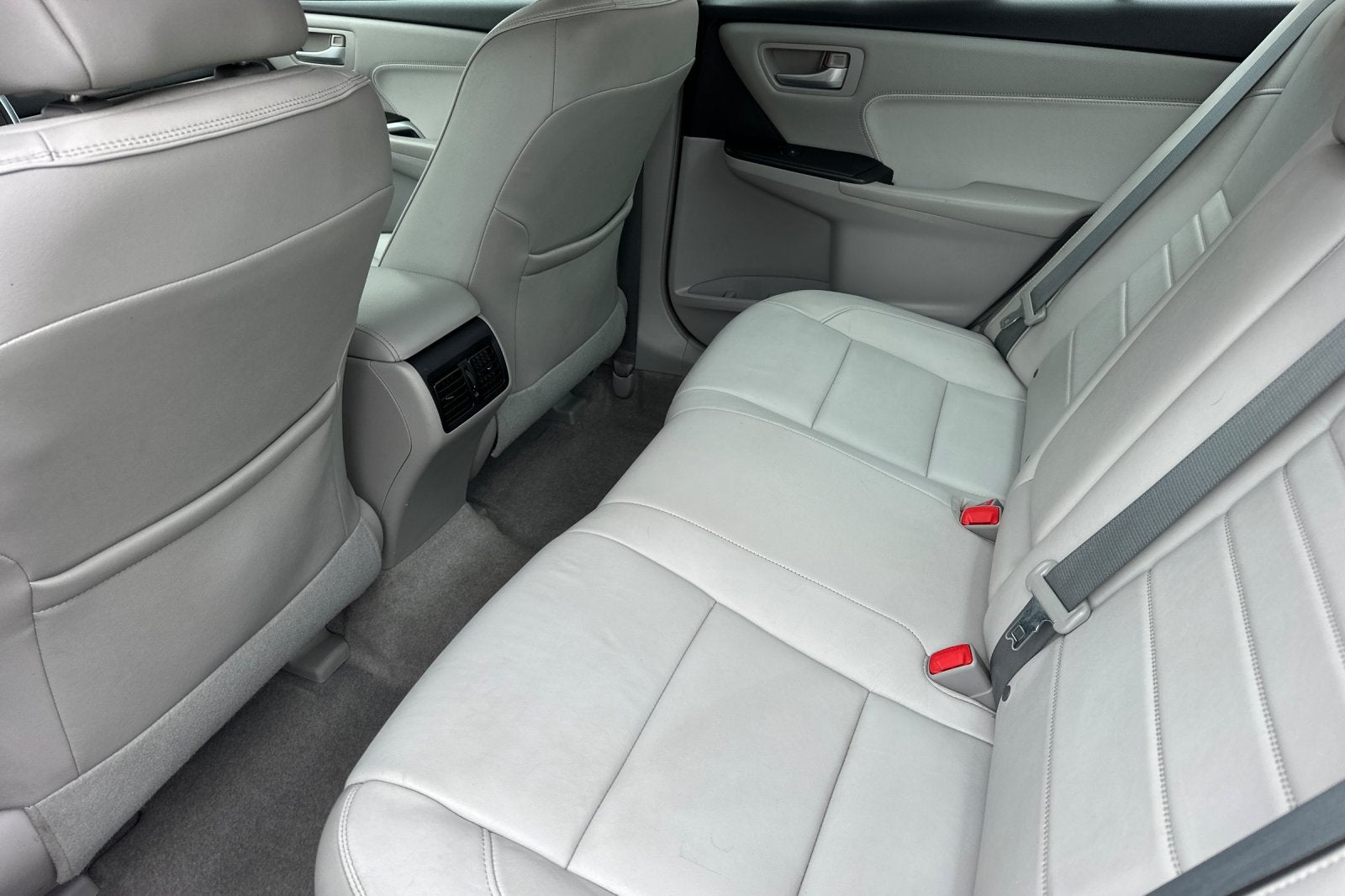 2015 Toyota Camry Hybrid Hybrid XLE 4D Sedan