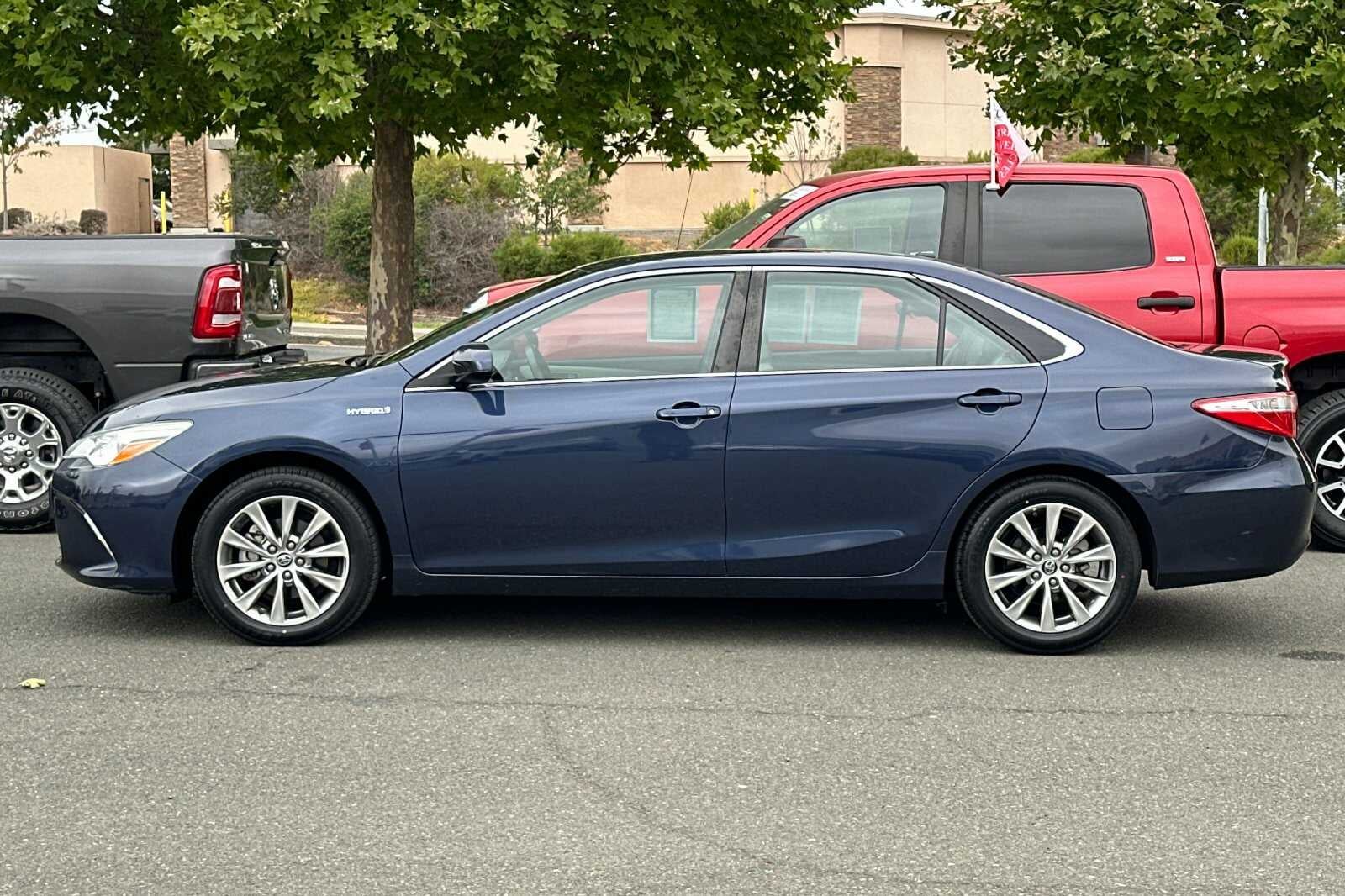 2015 Toyota Camry Hybrid Hybrid XLE 4D Sedan