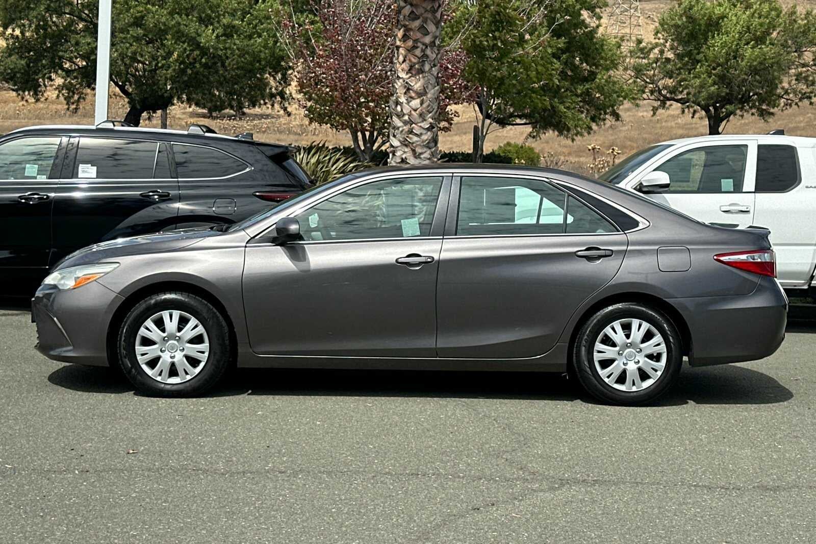 2017 Toyota Camry 2.5L LE