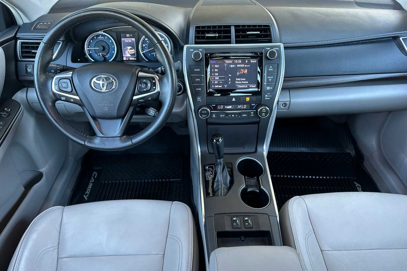 2017 Toyota Camry XLE 4D Sedan