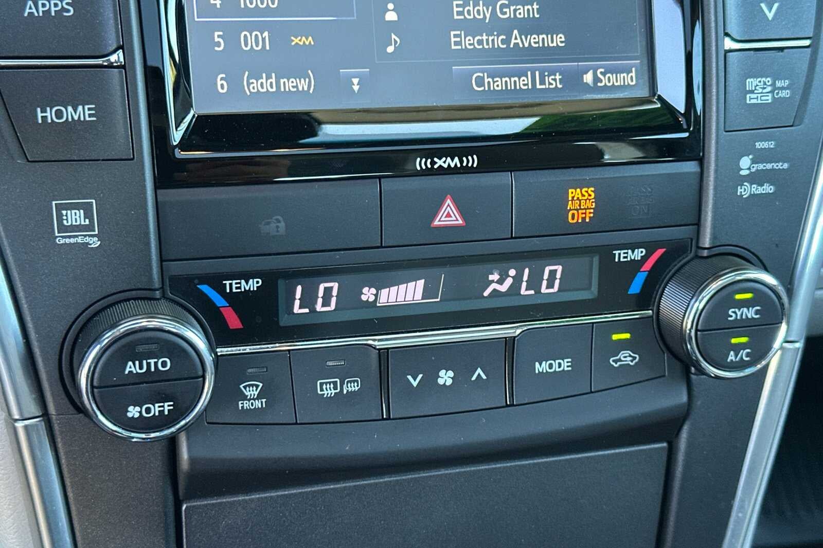 2017 Toyota Camry XLE 4D Sedan