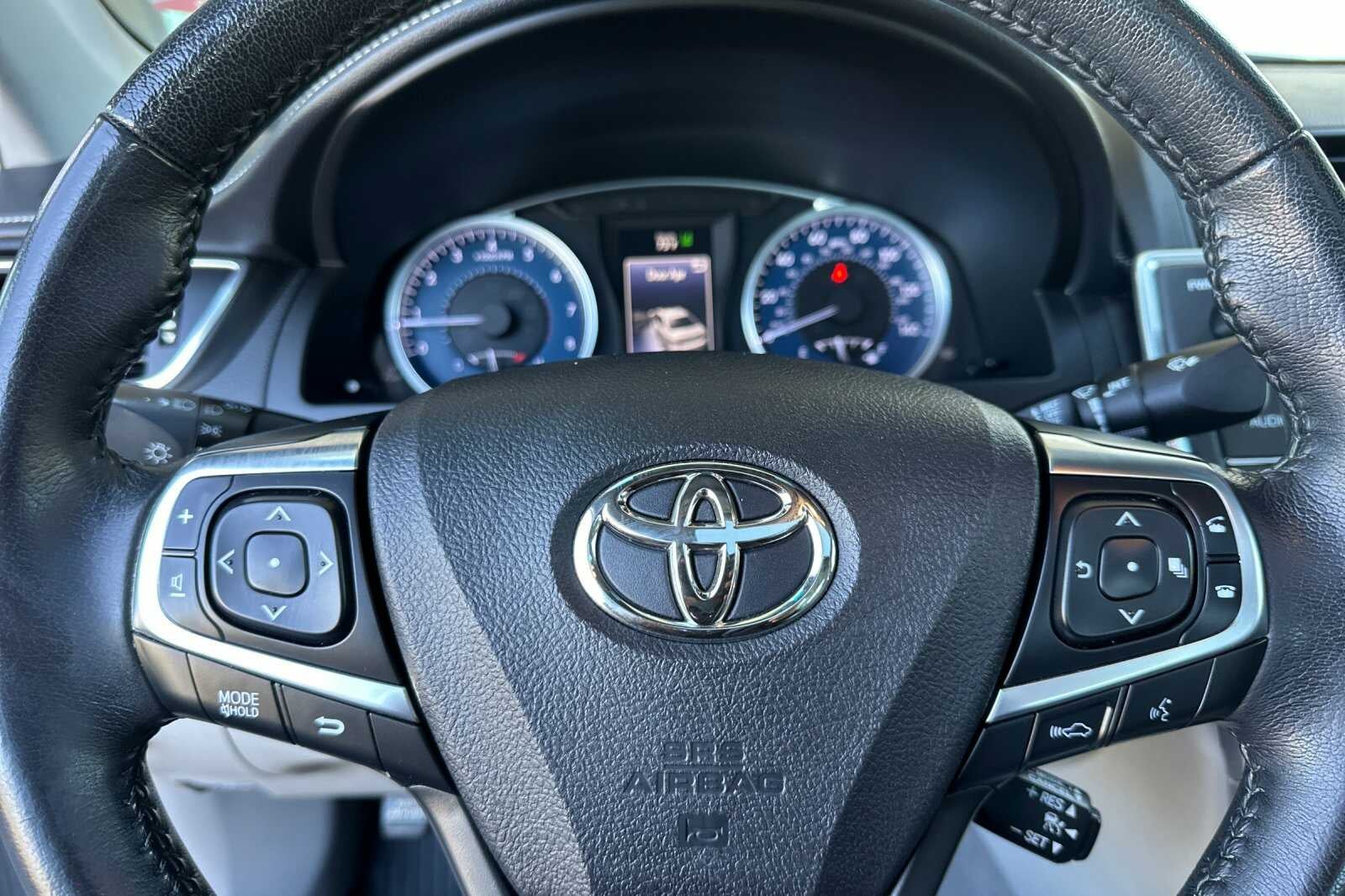 2017 Toyota Camry XLE 4D Sedan