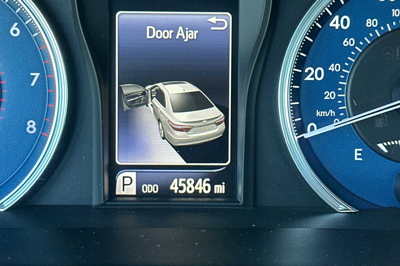 2017 Toyota Camry XLE 4D Sedan