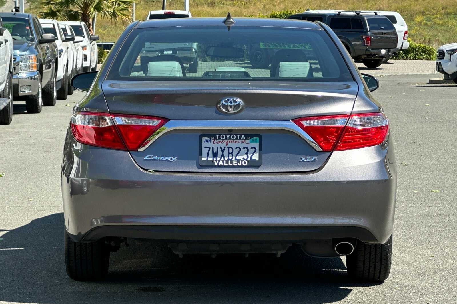 2017 Toyota Camry XLE 4D Sedan