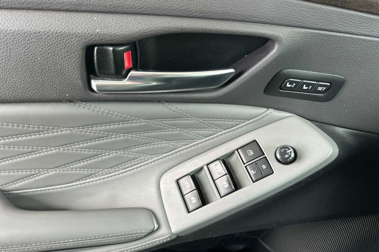 2019 Toyota Avalon Limited 4D Sedan