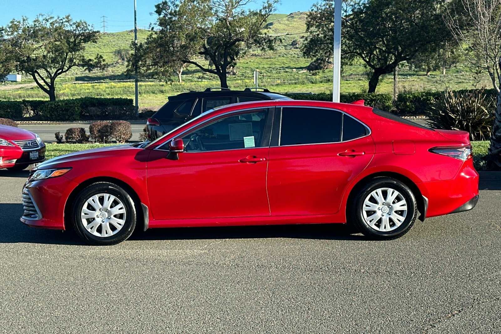 2023 Toyota Camry Hybrid LE