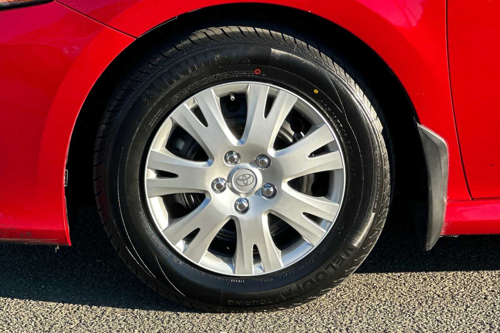 2023 Toyota Camry Hybrid LE