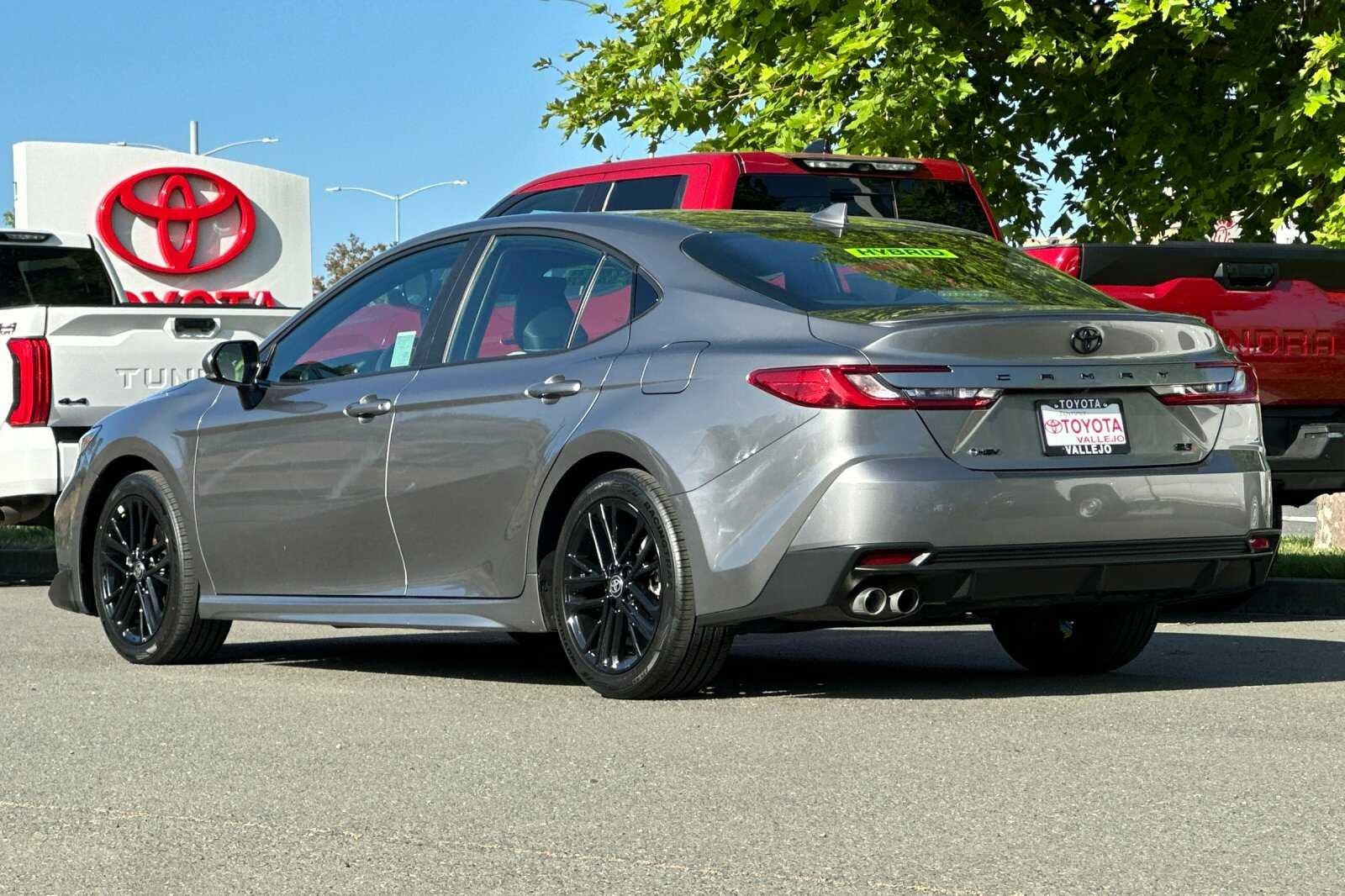 2025 Toyota Camry SE 4D Sedan