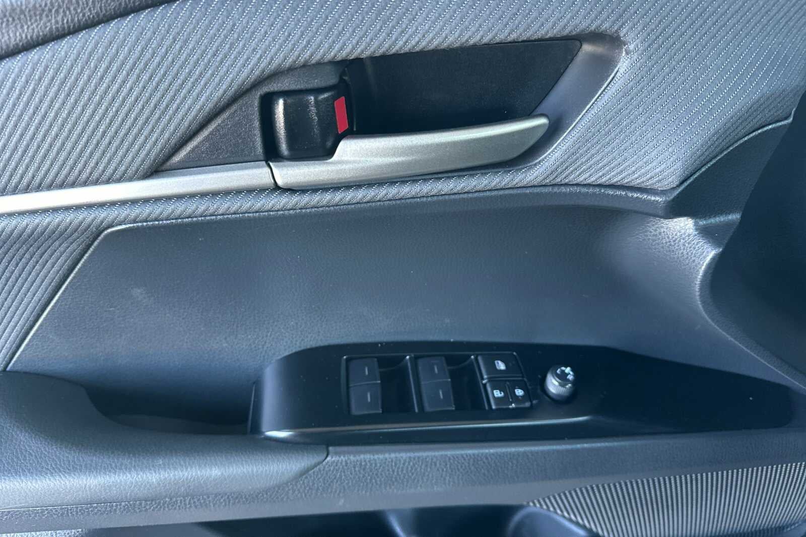 2025 Toyota Camry SE 4D Sedan