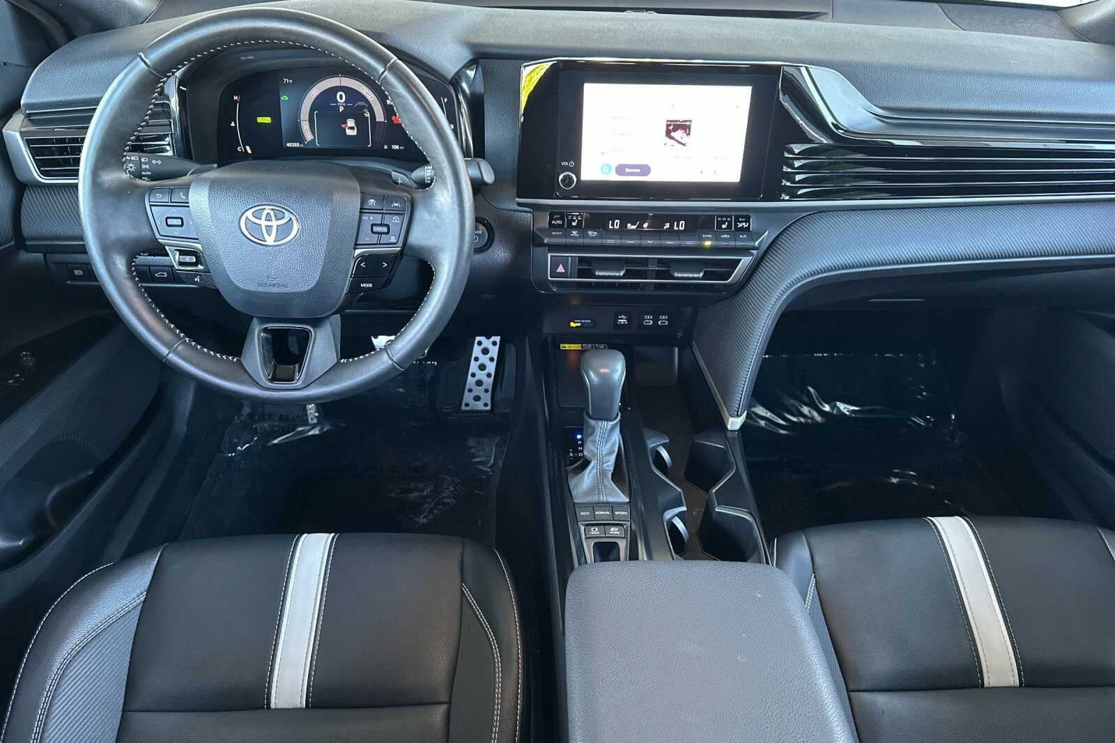 2025 Toyota Camry SE 4D Sedan