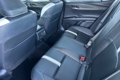 2025 Toyota Camry SE 4D Sedan