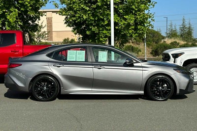 2025 Toyota Camry SE 4D Sedan