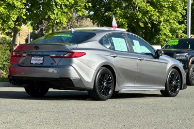 2025 Toyota Camry SE 4D Sedan