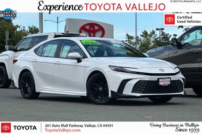 2025 Toyota Camry SE 4D Sedan