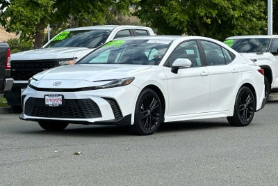 2025 Toyota Camry SE 4D Sedan