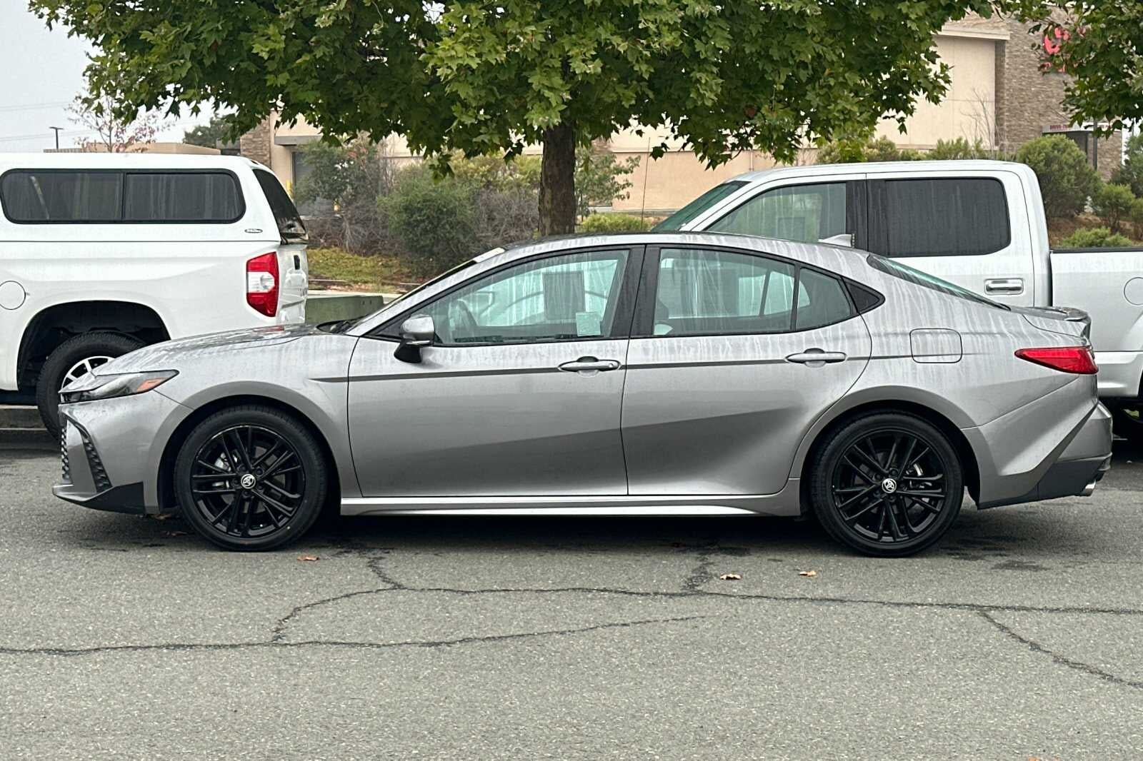 2025 Toyota Camry SE 4D Sedan