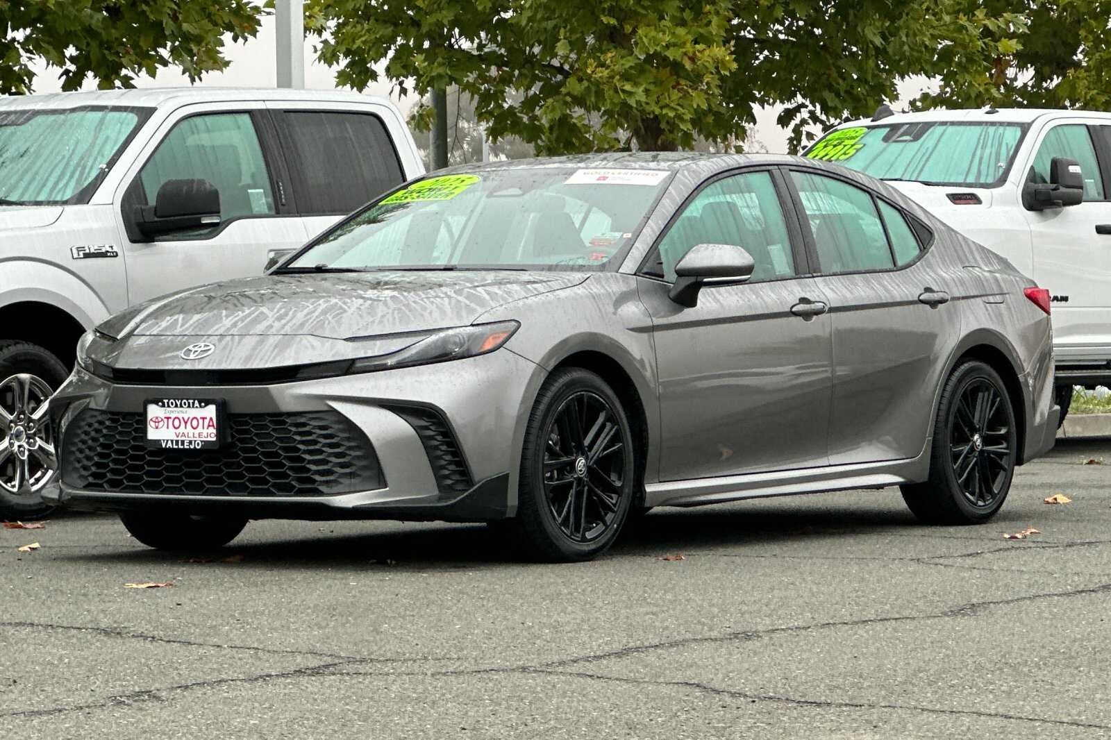 2025 Toyota Camry SE 4D Sedan