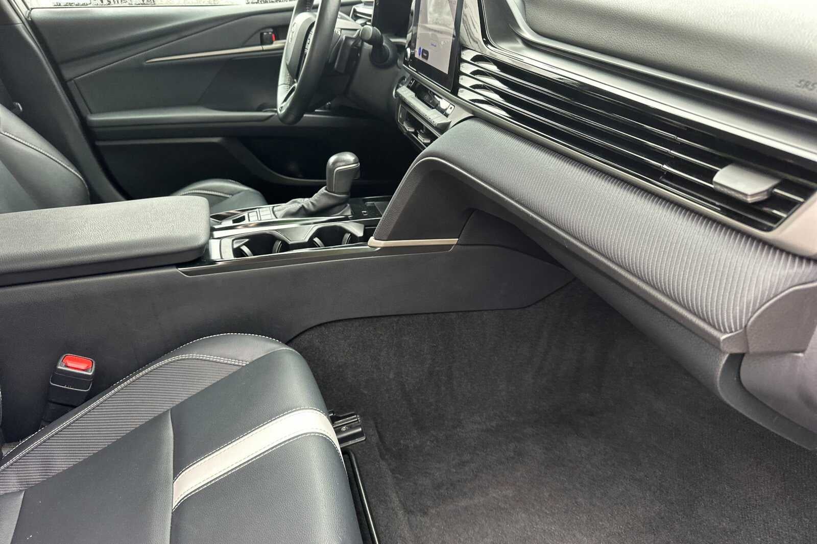 2025 Toyota Camry SE 4D Sedan