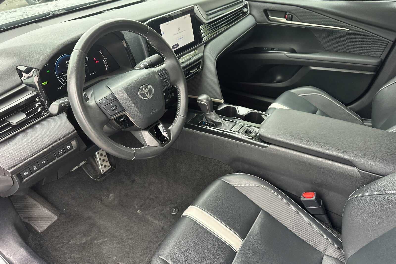 2025 Toyota Camry SE 4D Sedan