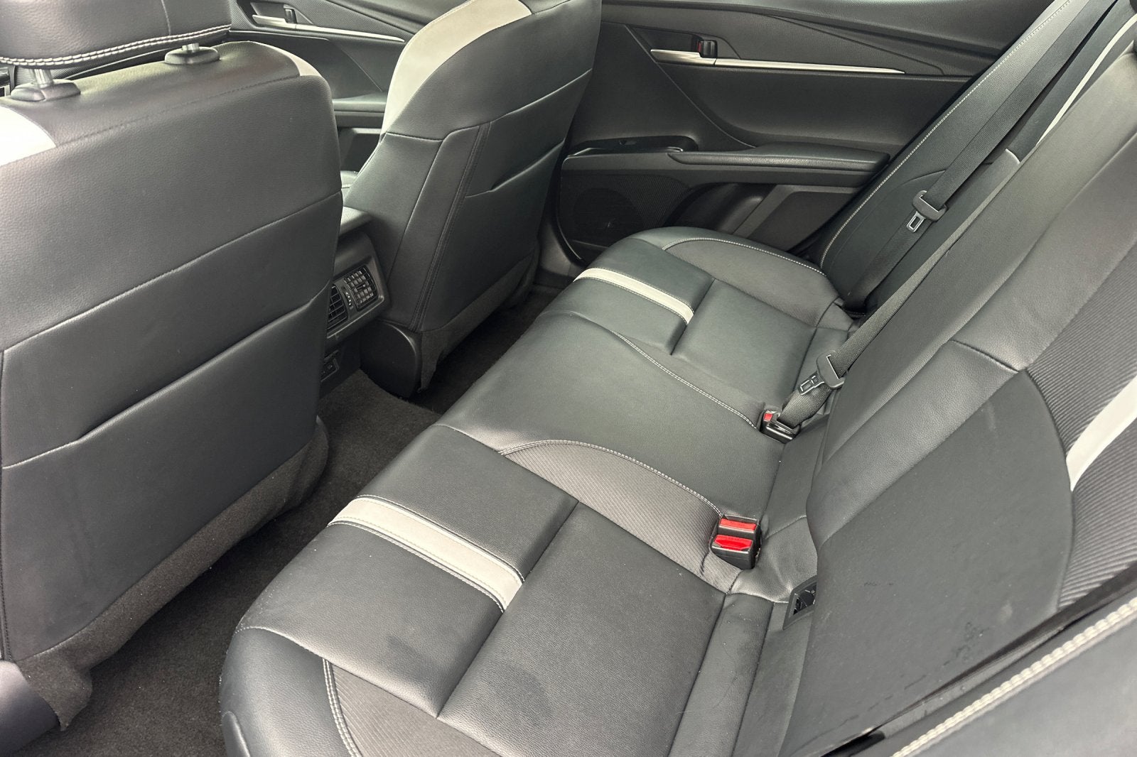 2025 Toyota Camry SE 4D Sedan
