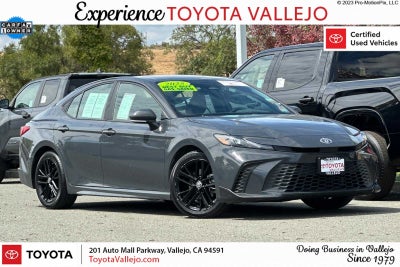 2025 Toyota Camry SE 4D Sedan