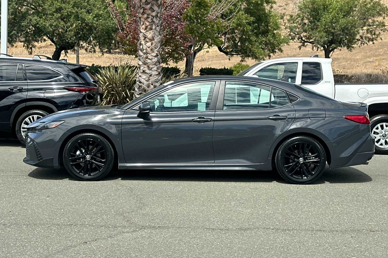 2025 Toyota Camry SE 4D Sedan