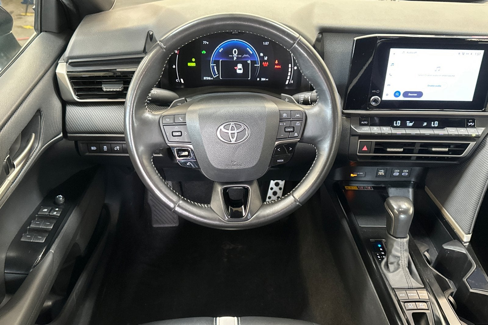 2025 Toyota Camry SE 4D Sedan