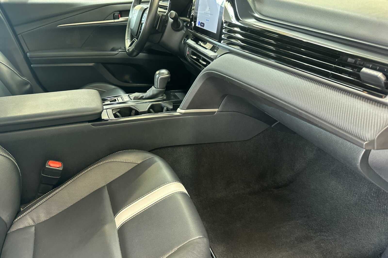 2025 Toyota Camry SE 4D Sedan