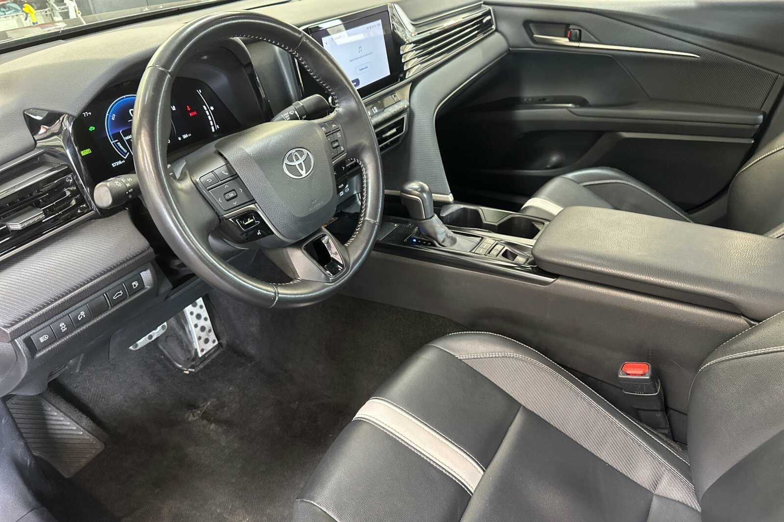 2025 Toyota Camry SE 4D Sedan