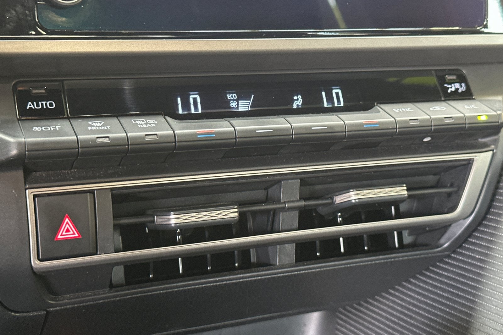 2025 Toyota Camry SE 4D Sedan