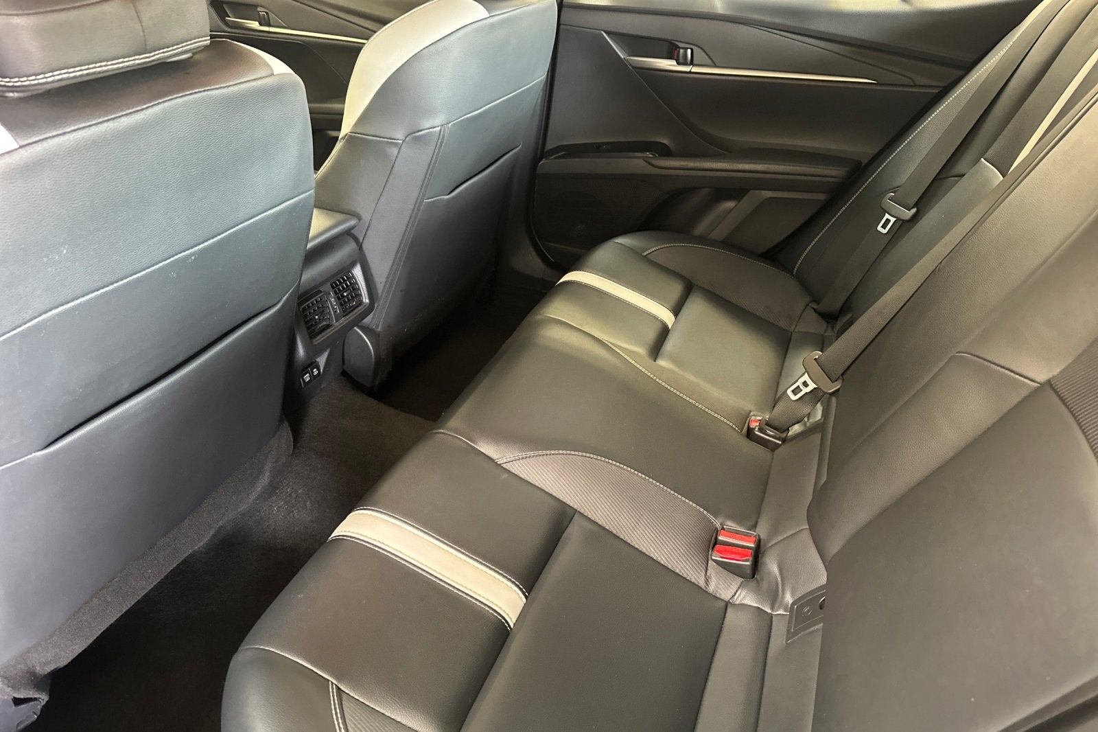 2025 Toyota Camry SE 4D Sedan