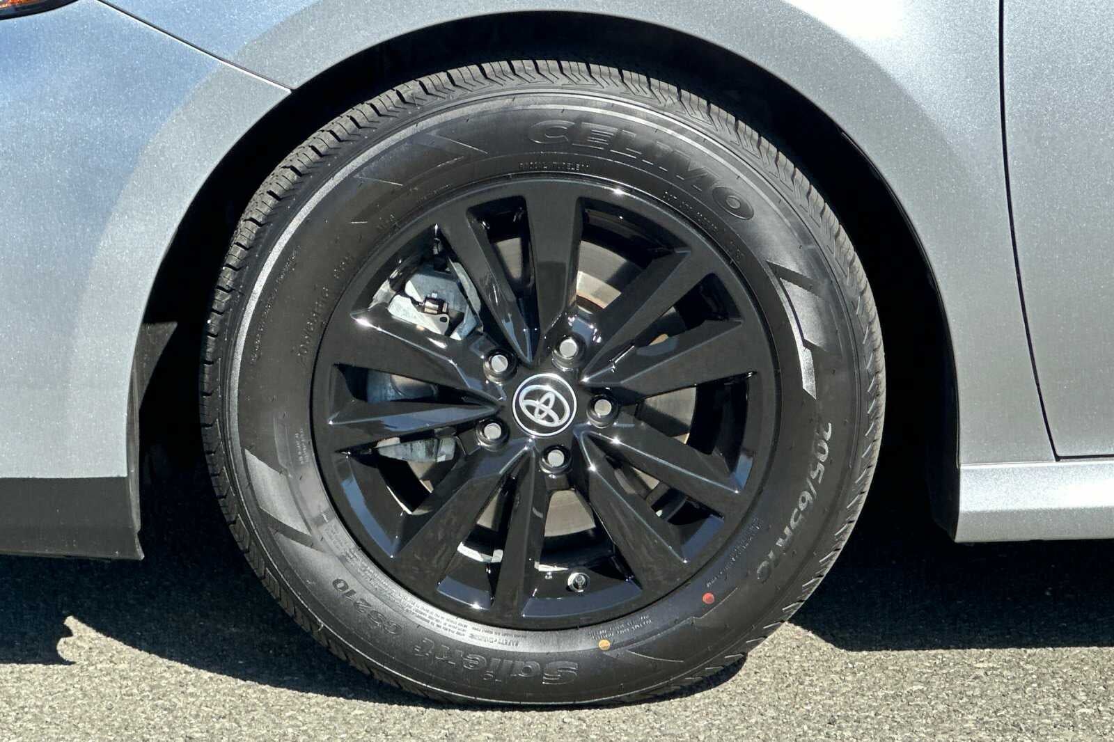 2025 Toyota Camry LE 4D Sedan