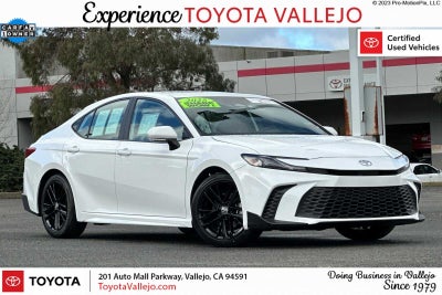 2025 Toyota Camry SE 4D Sedan