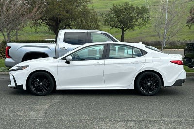 2025 Toyota Camry SE 4D Sedan