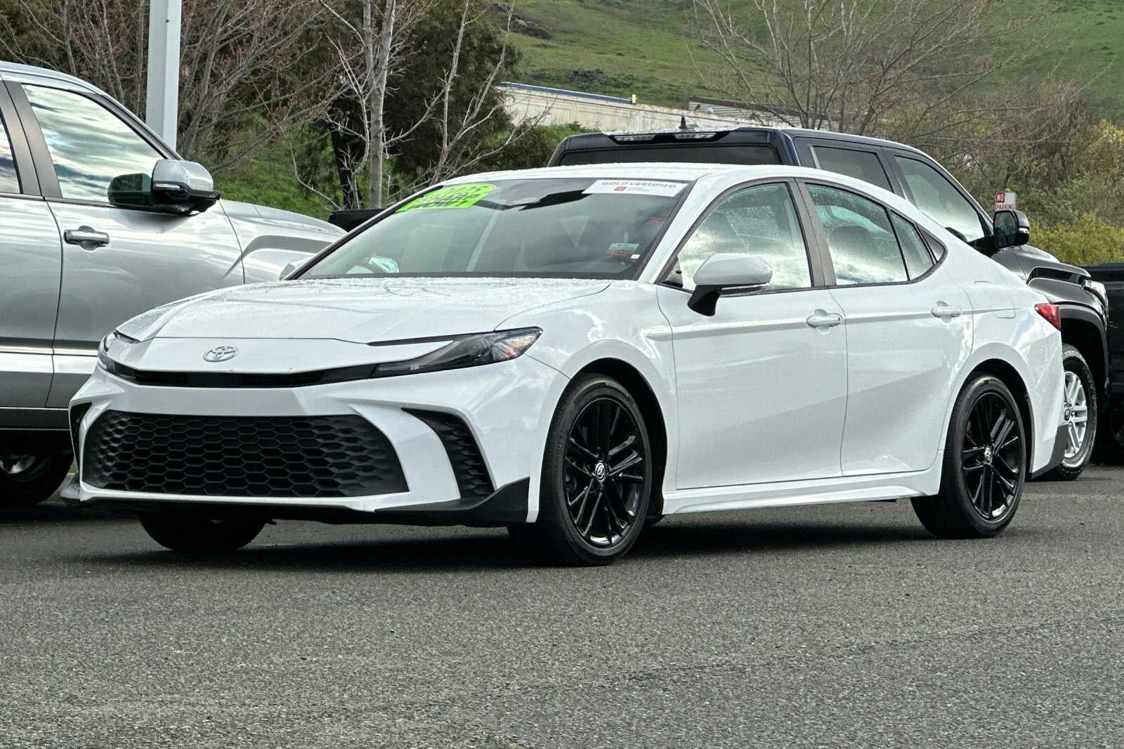 2025 Toyota Camry SE 4D Sedan