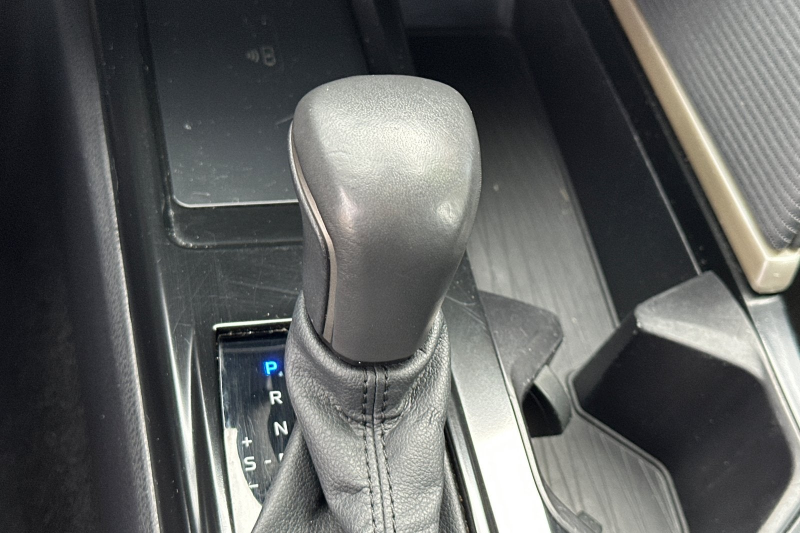 2025 Toyota Camry SE 4D Sedan